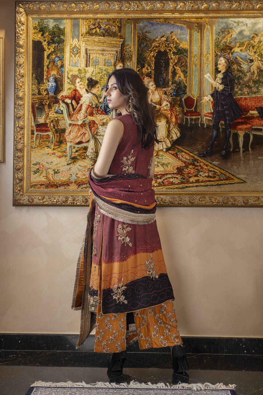 Maroon and black pure silk chunri